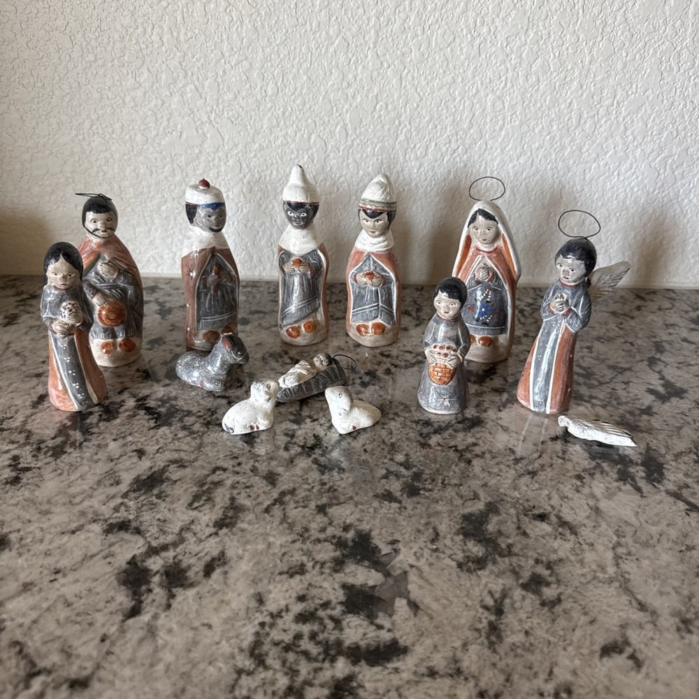 Vtg 12 Piece Hand Painted Pottery Christmas Nativity Figurine Set Mexico READ